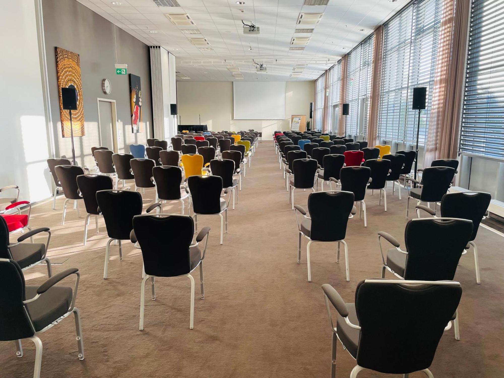 Tulip Inn Hotel Duesseldorf Arena - 2 Minuten Fussweg Zur Messe — Photos 1